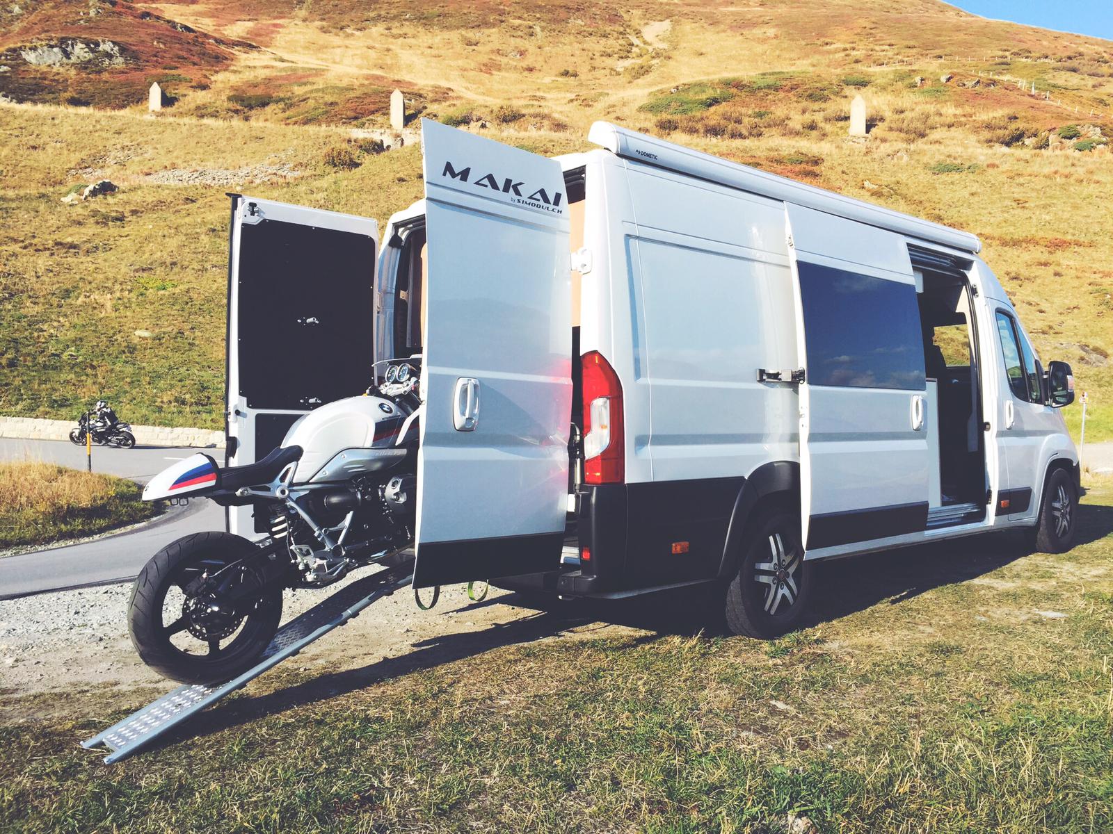 Makai, Fiat Ducato, Innenansicht mit Küchenblock 